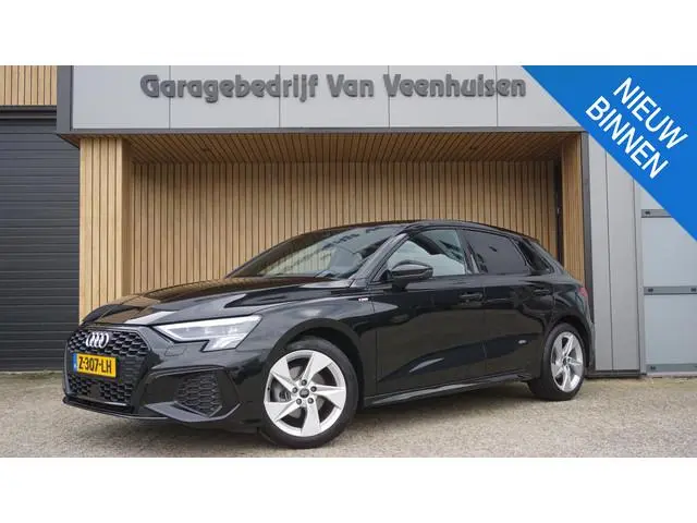 Audi A3 Sportback 35 TFSI 150pk 2x S-Line *Black Optik* LED A-Camera 17inch LM Stoelverwarming *NL a...