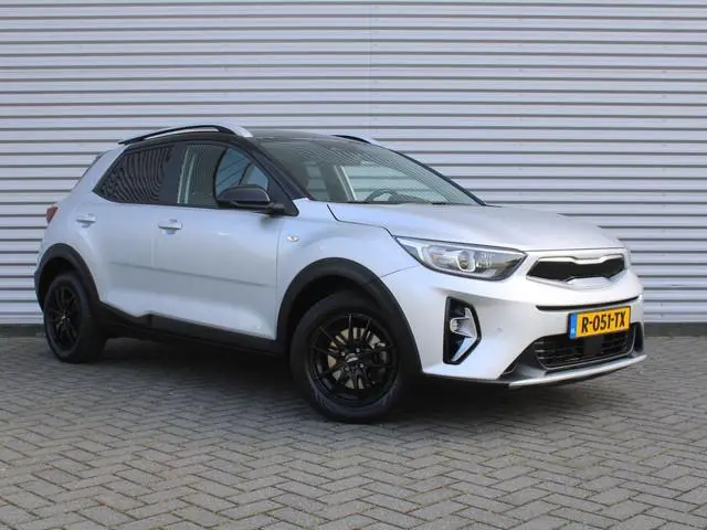 Kia Stonic 1.0 T-GDi MHEV DynamicLine | Stoelverwarming | Camera | Parkeersensor v+a | Clima | Navi...