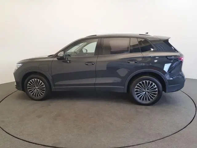 Volkswagen Tiguan 1.5 eHybrid Life Edition Wegklapbare trekhaak, ACC, 360 Camera