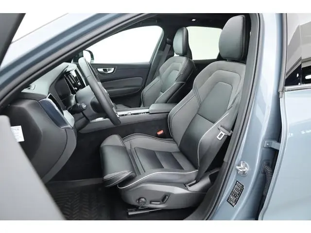 Volvo XC60 2.0 T6 Plug-in hybrid AWD Plus Dark SOH 97% | Pano | Memory Seats | Elek. Trekhaak | Came...