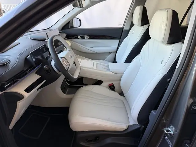 Geely E5