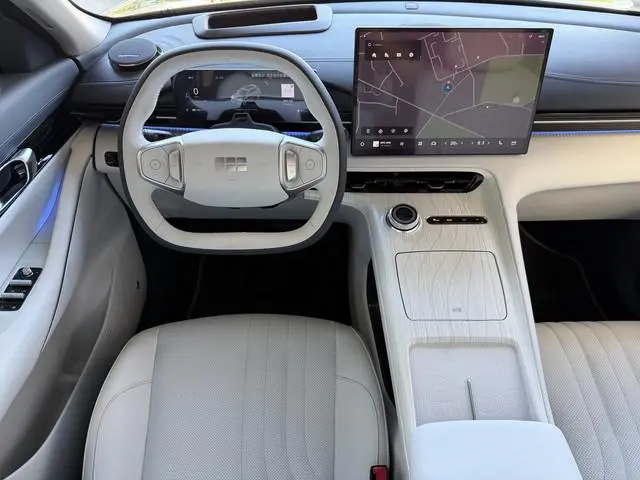 Geely E5