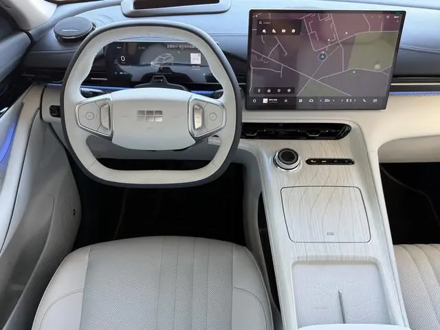 Geely E5