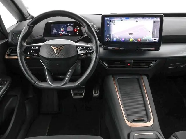 CUPRA Born Impulse 62 kWh 204pk · Camera · Keyless · Apple/Android Car Play · ACC · Stuurwielverwarm...
