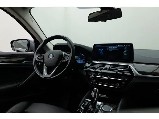 BMW 5-serie 530e Luxury line | Luxury Line | Memory seats | Nieuwe all-season banden