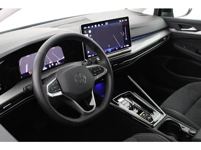 Volkswagen Golf 8.5 1.5 eTSI 116pk DSG Style Camera Stoelverwarming Massage Keyless Navigatie