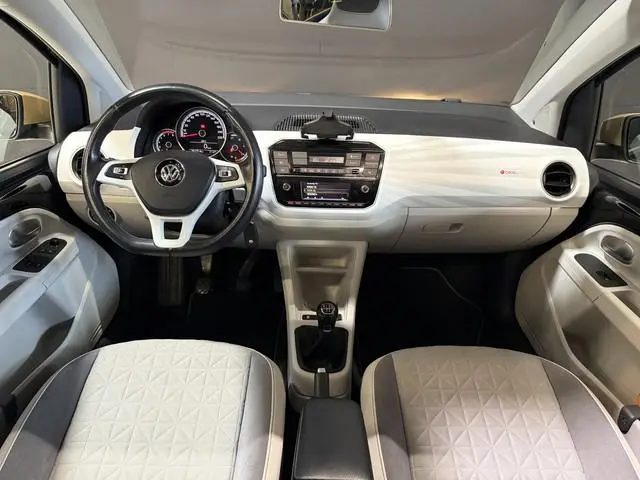 Volkswagen Up! 1.0 TSI BMT up! beats | Camera | Panoramadak | Stoelverwarming