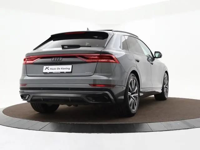 Audi Q8 55 TFSIe 381pk Tiptronic Quattro Pro Line S · Panoramadak · 360 Camera · Wegklapbare Trekhaa...