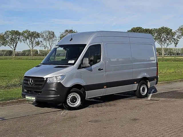 MERCEDES-BENZ SPRINTER 319 L2H2 RWD 3.5t-Trekhaak Automaat 3 Zits Mbux Navi Camera Airco Apple Carpl...