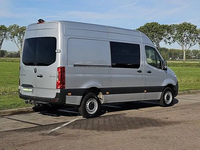 MERCEDES-BENZ SPRINTER 319 L2H2 RWD 3.5t-Trekhaak Automaat 3 Zits Mbux Navi Camera Airco Apple Carpl...