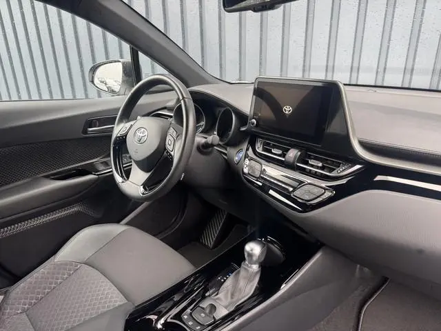 Toyota C-HR 2.0 Hybrid Bi-Tone | Draadloos Apple Carplay/Android auto | PDC V+A | BSM | 10jr GARANTI...