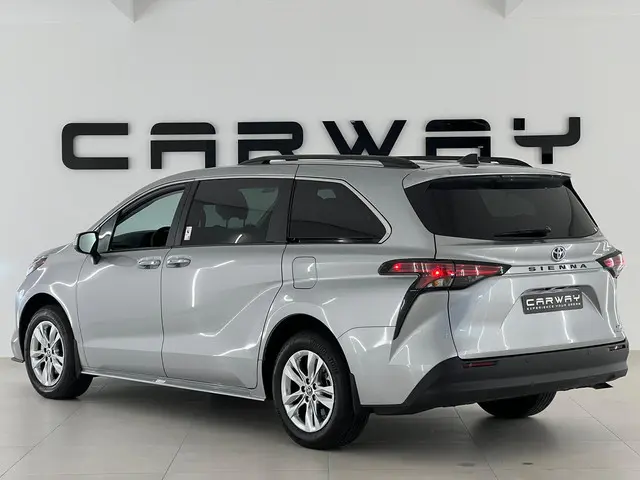Toyota Sienna 2.5 Hybrid Luxe XLE