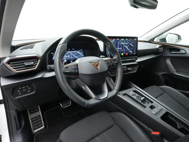 CUPRA Leon 1.4 e-Hybrid 204 pk | Kuipstoelen | Adaptief sportonderstel | Geheugenstoel | Stuur-/stoe...