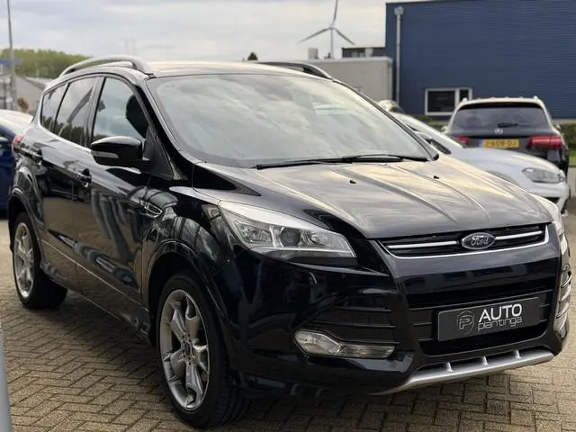 Ford Kuga 1.5 Titanium Styling Pack | Volledig Dealeronderhouden! | Zeer Nette Staat | Trekhaak 2000...