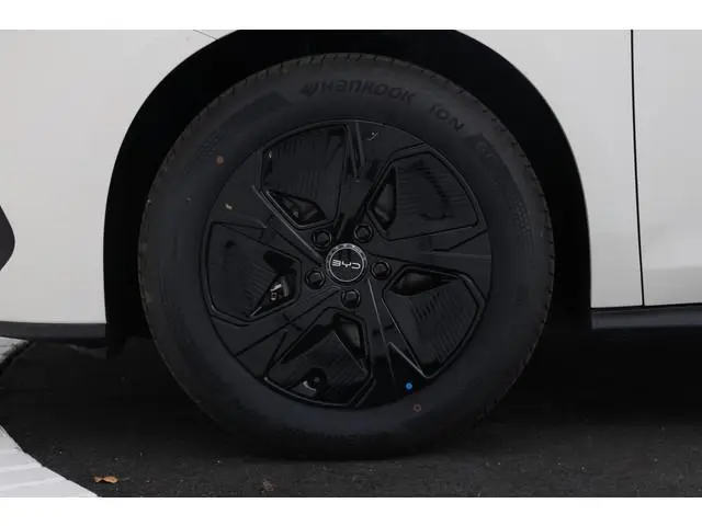 BYD SEAL