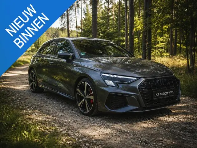 Audi A3 Sportback 45 TFSI e S edition | Panorama | Matrix | Keyles