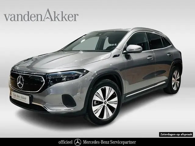 Mercedes-Benz EQA 250 Luxury 67kWh // SoH 97% // Camera // Dode Hoek Ass. // D. Glas // Elektrische...