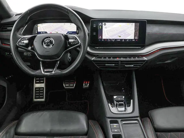 Skoda Octavia Combi 1.4 TSI 245pk DSG RS iV PHEV Business · Panoramadak · CANTON Audio · Elek. Voors...