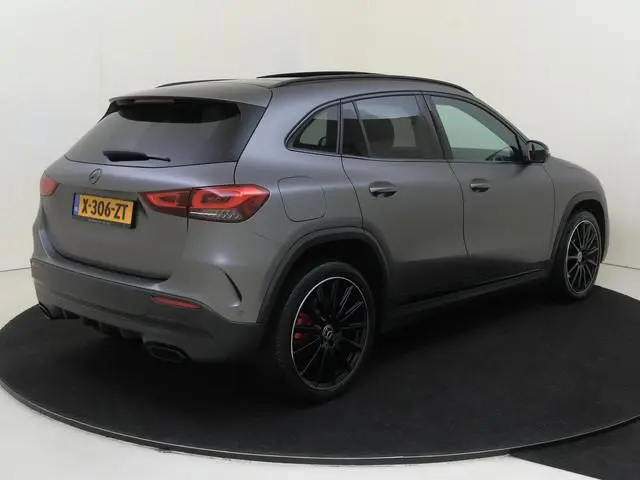 Mercedes-Benz GLA-klasse 250 e AMG Line  MANUFAKTUR Berggrijs magno /Panoramadak /20 Inch /Night-pak...