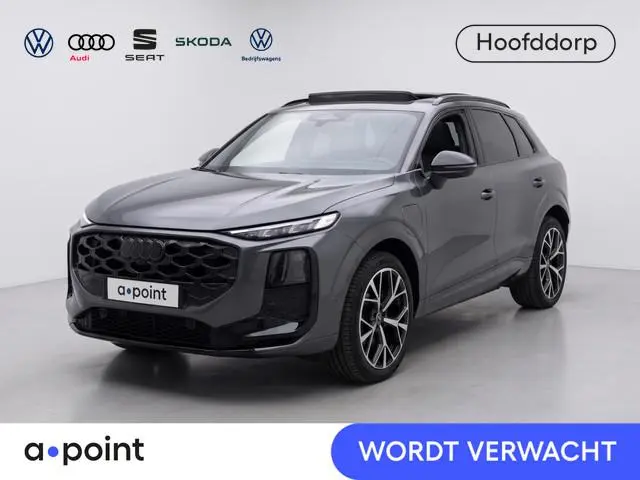 Audi Q3 1.5 e-hybrid S edition 272 pk S-tronic | Verlengde garantie | Navigatie | Panoramadak | Trek...