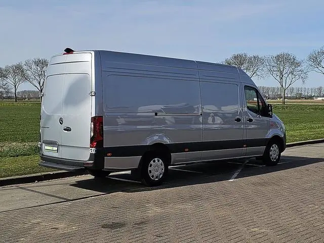 MERCEDES-BENZ ESPRINTER l3h2 320 300km wltp!