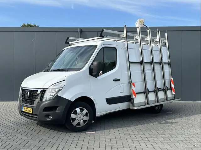 Nissan NV400 2.3 dCi 136 PK / GLASRESTEEL / L1H1 / IMPERIAAL / TREKHAAK / CAMERA / NAVI / ECC / CRUI...