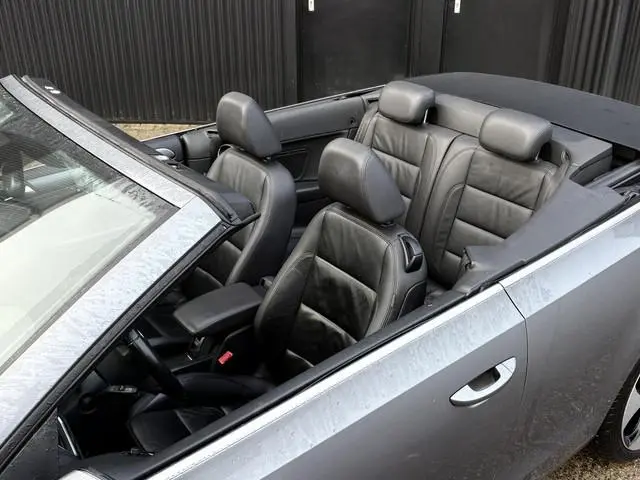 Volkswagen Golf Cabriolet 2.0 TDI DSG | LED | STOELVERW. | LEDER