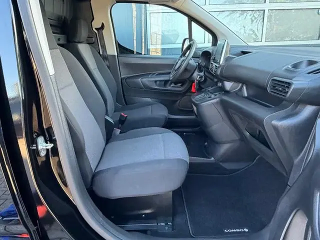 Opel Combo-e 136PK Electric 50kWh Snelladen 275km WLTP / Multimedia scherm / Cruise / Airco / Camera