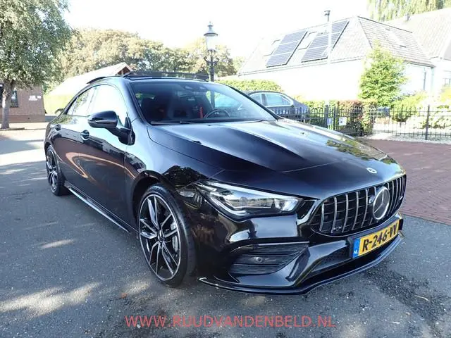 Mercedes-Benz CLA-klasse AMG 35 4MATIC Coupé / SFEERVERLICHTING / HEAD-UP / BURMESTER / CARPLAY / CA...