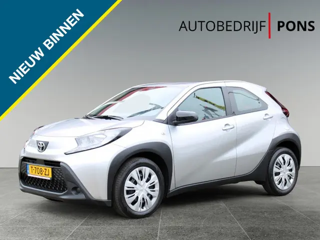 Toyota Aygo X 1.0 VVT-i S-CVT Play