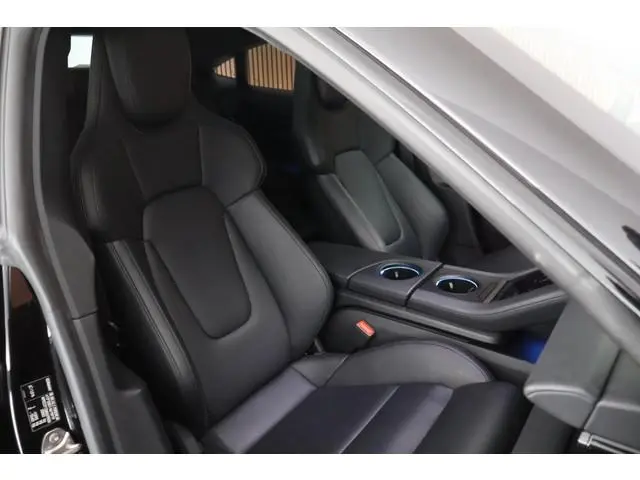 Porsche Taycan 4S Performance 493pk 84 kWh Warmtepomp Sportstoelen BOSE Camera Stoelverwarming Panor...