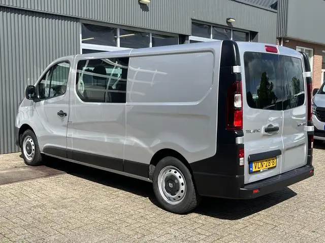 Renault Trafic 1.6 dCi T29 L2H1 DC Marge Btw / Bpm vrij Airco Cruise controle Navigatie 5 persoons D...