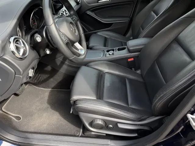 Mercedes-Benz GLA-klasse 250 Premium Plus / Automaat / Camera / Trekhaak (1.500KG) /