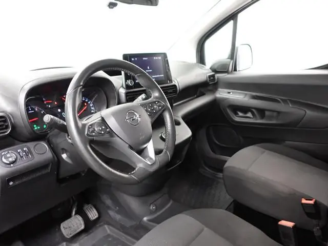 Opel Combo 1.5D 130PK L2H1 Edition Automaat Airco Navigatie Camera Parkeersensoren Trekhaak