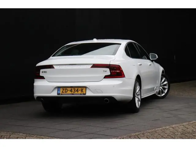 Volvo S90 2.0 T4 Momentum | CAMERA | VIRTUAL COCKPIT | CRUISE | APPLE CARPLAY |