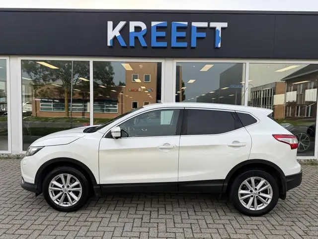Nissan Qashqai 1.2 N-Connecta Parelmoer