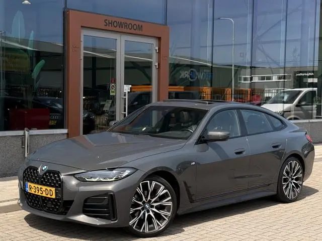 BMW 4-serie Gran Coupé 420i M-Sport | Pano | Leder | DAB | Apple Carplay | Individual Dravitgrau