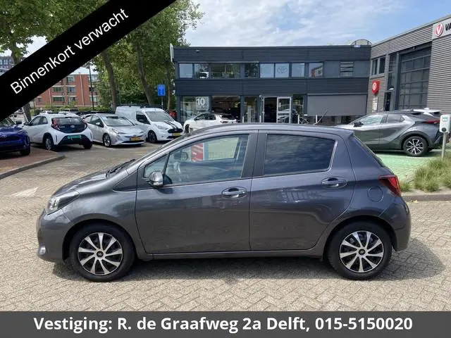 Toyota Yaris 1.0 VVT-i Now | Achteruitrijcamera | Airco | Bluetooth |