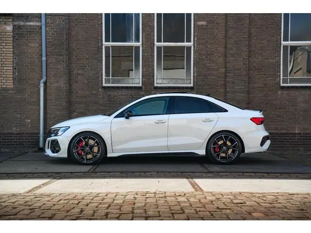 Audi RS3 Limousine 2.5 TFSI RS 3 quattro Panoramadak B&O HUD ACC Hulk Edition