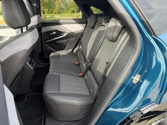 Peugeot e-3008