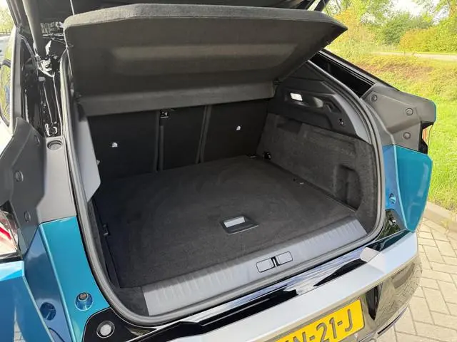 Peugeot e-3008
