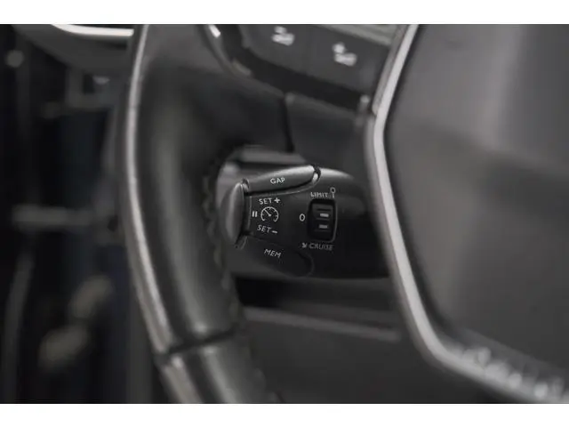 Peugeot 5008 PureTech 130 EAT8 Crossway | Trekhaak | Camera | Navigatie | Apple Carplay