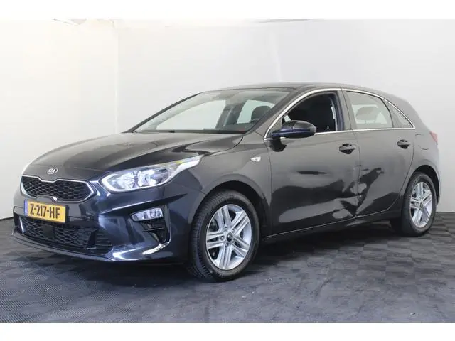 Kia Ceed 1.6 CRDi MHEV DynamicPlusLine