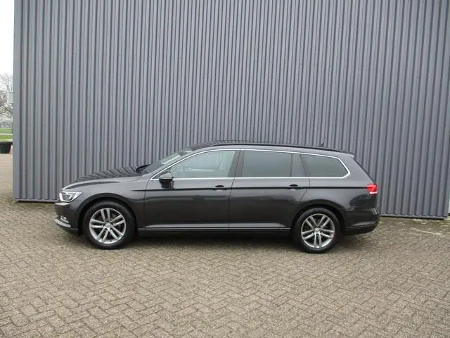 Volkswagen Passat Variant 1.5 TSI 150 Pk Automaat Navi Trekhaak