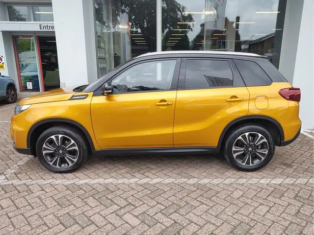 Suzuki Vitara 1.4 BOOSTERJET STYLE SMART HYBRID Open dak | Alcantara | Keyless | Parkeersensoren V+A
