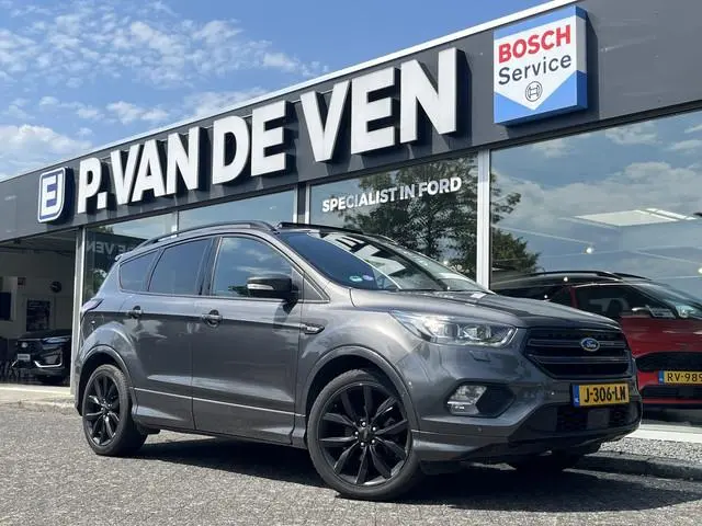 Ford Kuga 1.5 EcoBoost ST Line 150pk/110kW 6-bak | Panodak | Trekhaak | Elek. achterklep | Bi-Xenon...