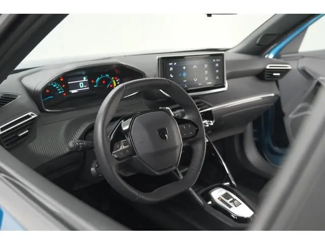 Peugeot 2008 Hybrid 136 e-DCS6 Style | Apple Carplay | Parkeersensoren | Climate control