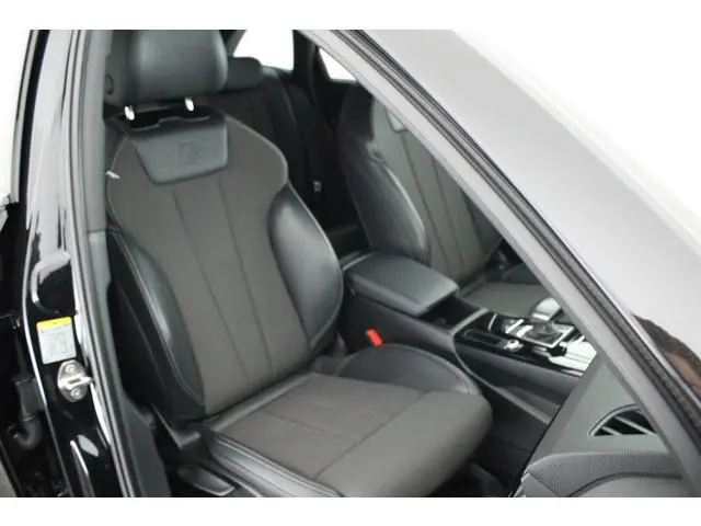 Audi A4 Avant 35 TFSI 150pk S-Tronic 2x S-Line Competition Stoelverwarming Virtual Cockpit Navigatie