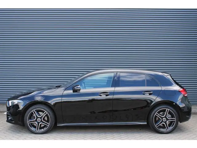 Mercedes-Benz A-klasse 250 e AMG Line Sfeerverlichting Camera Stoelverwarming