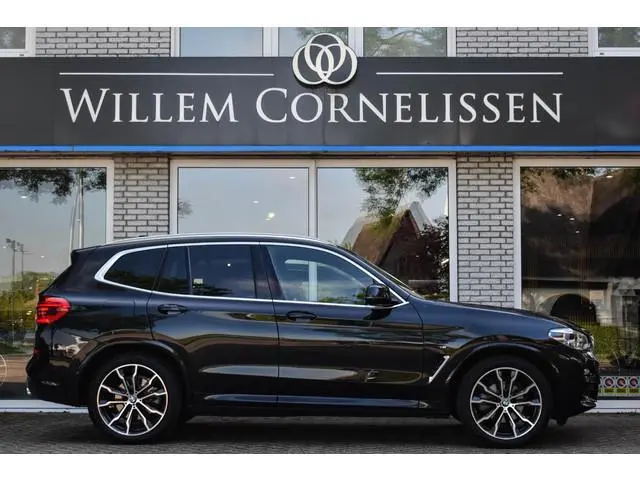 BMW X3 xDrive20i High Executive Edition M-Sport Trekhaak Leder NL Auto Dealer onderhouden